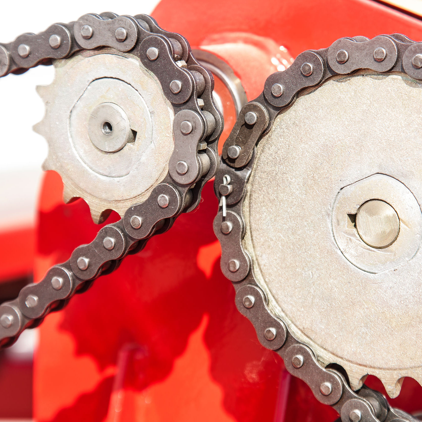 LMS Bearings sprockets and roller chains close-up image